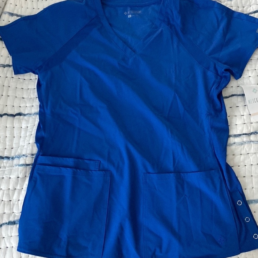 Med Couture Peaches Royal Blue Scrub Top and Pants Set - Picture 11 of 14